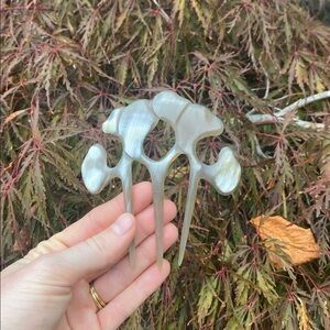 Unique Brown Hair Comb